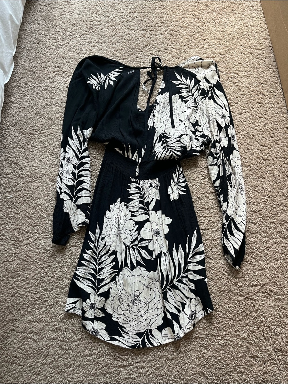 Billabong dress - Picture 2 of 4